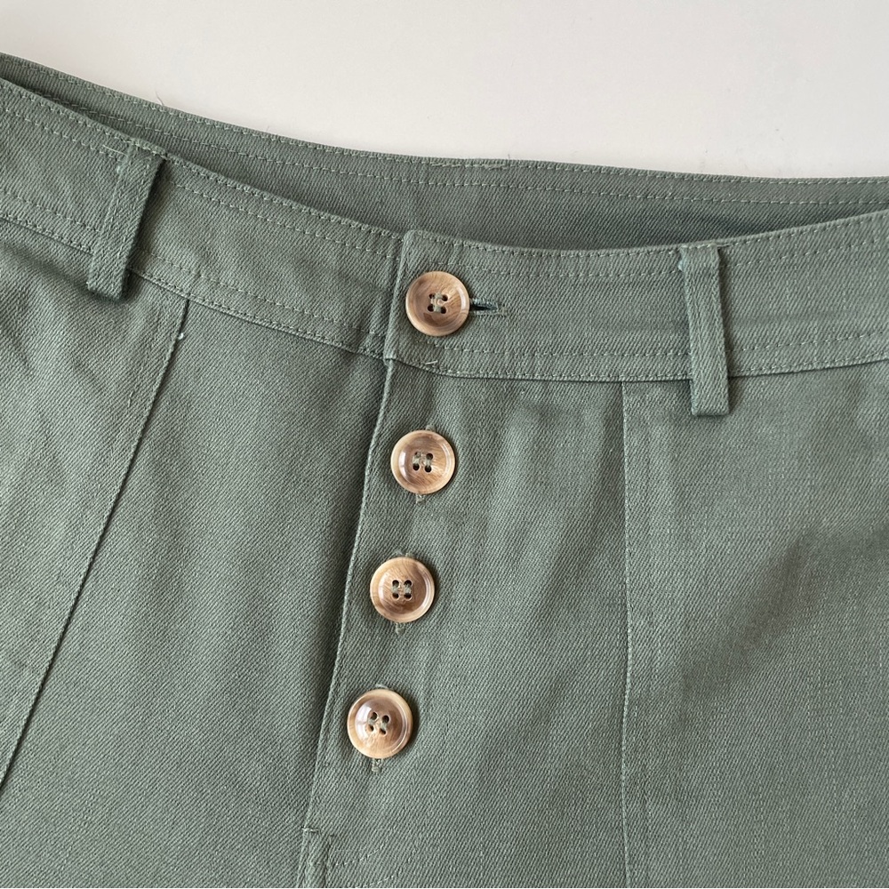 Francesca’s Moriah Button Front Culotte Pants High-Waisted Olive Green, Size M - Picture 6 of 9